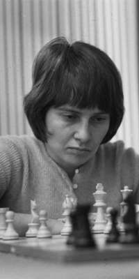 Alla Kushnir, Russian-born Israeli chess grandmaster., dies at age 71